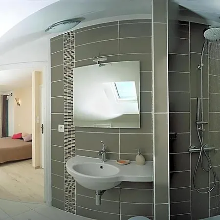 Les 3 Vallees Bed & Breakfast 3*